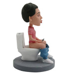 Bobbleheads personnalisés Les femmes humoristiques s’assoient sur les toilettes